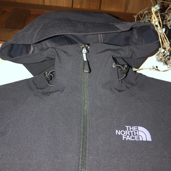 The North Face Hyvent windbreaker - Picture 2 of 8